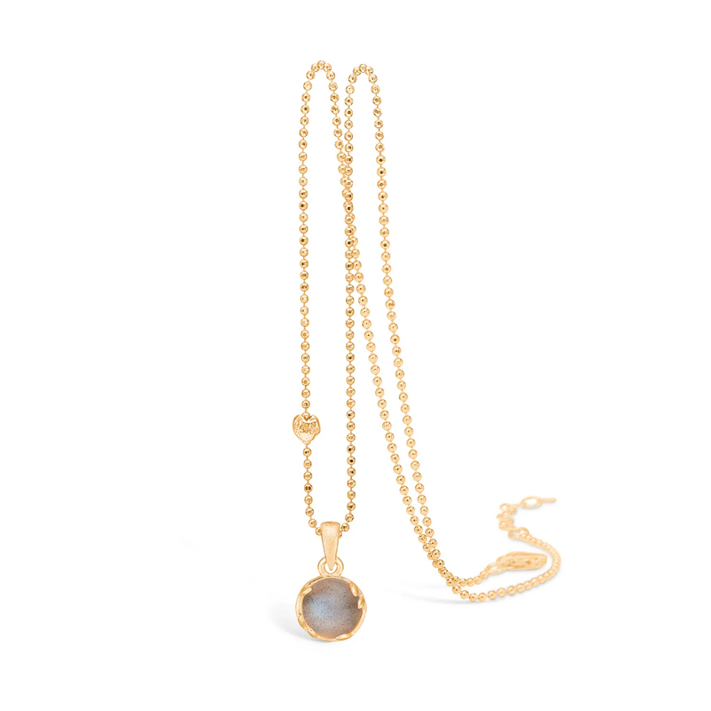 Blossom Conjure guld vedhæng med grå månesten med forgyldt kæde