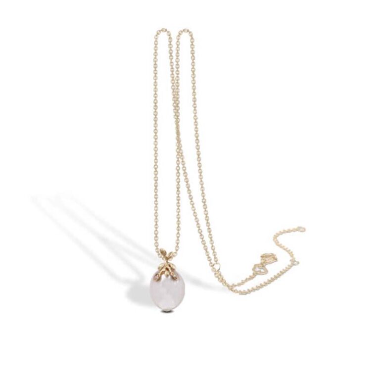 Blossom Copenhagen Forrest vedhæng i 9 kt guld med ferskvandsperle og forgyldt kæde