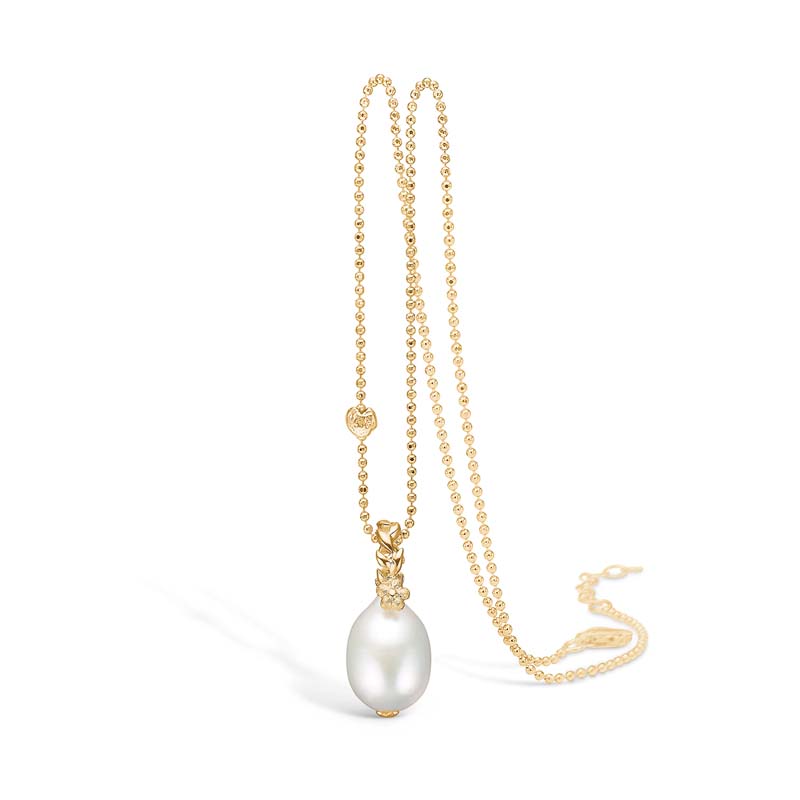 Blossom Copenhagen halskæde i forgyldt med perlevedhæng - 80 cm