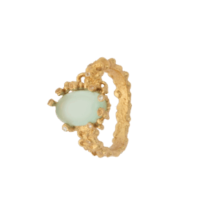 Delusive truth ring - chalcedony, forgyldt
