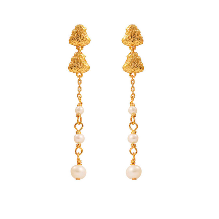 Hultquist Coralie grande øreringe i forgyldt med hvide ferskvandsperler