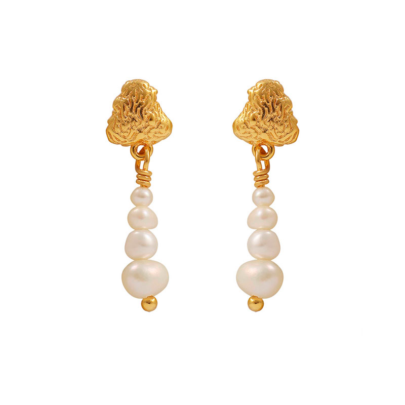Hultquist Coralie øreringe i forgyldt med hvide ferskvandsperler