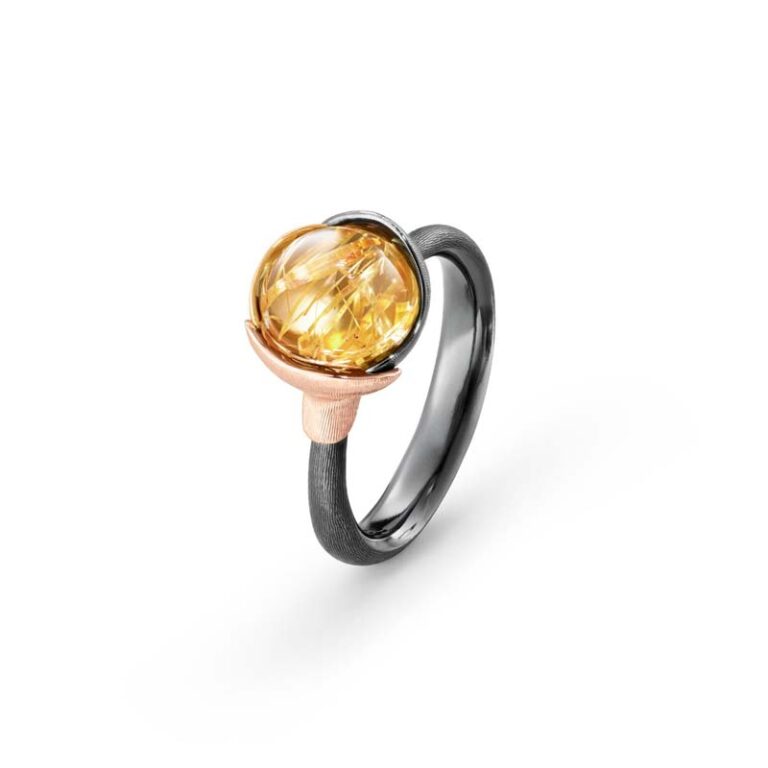 OLE LYNGGAARD COPENHAGEN Lotus 1, oxideret sølv / 18 kt. guld ring med rutilkvarts
