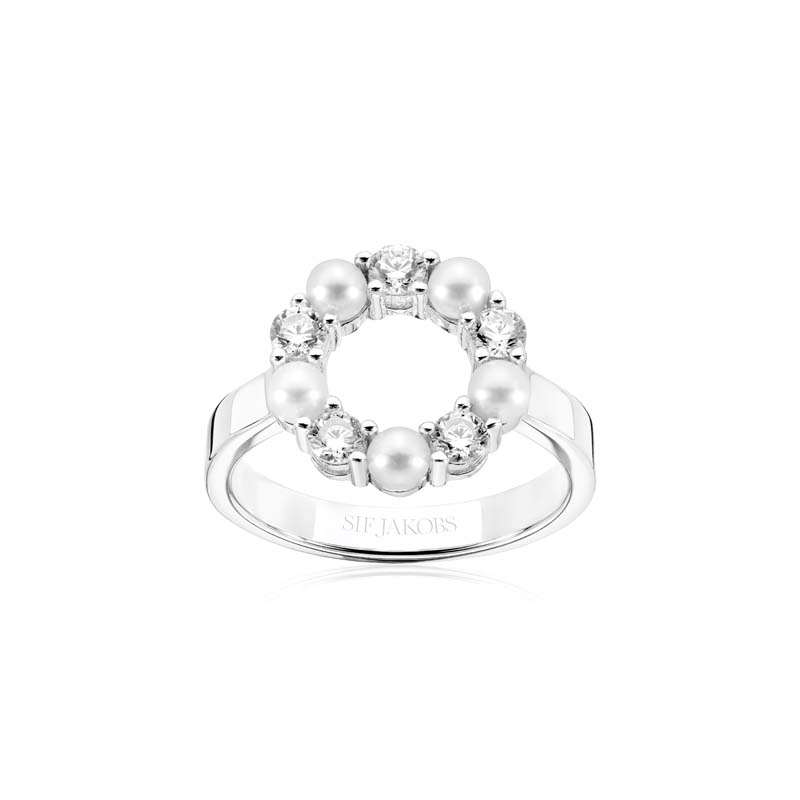 Sif Jakobs Biella ring i sølv med kubiske zirkoner og perle